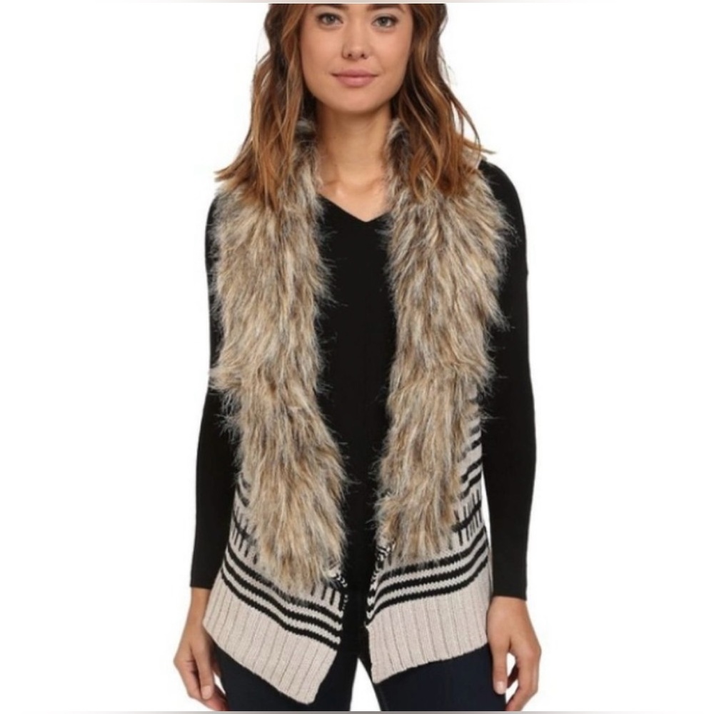 Women's Faux Fur Trim Sweater Vest